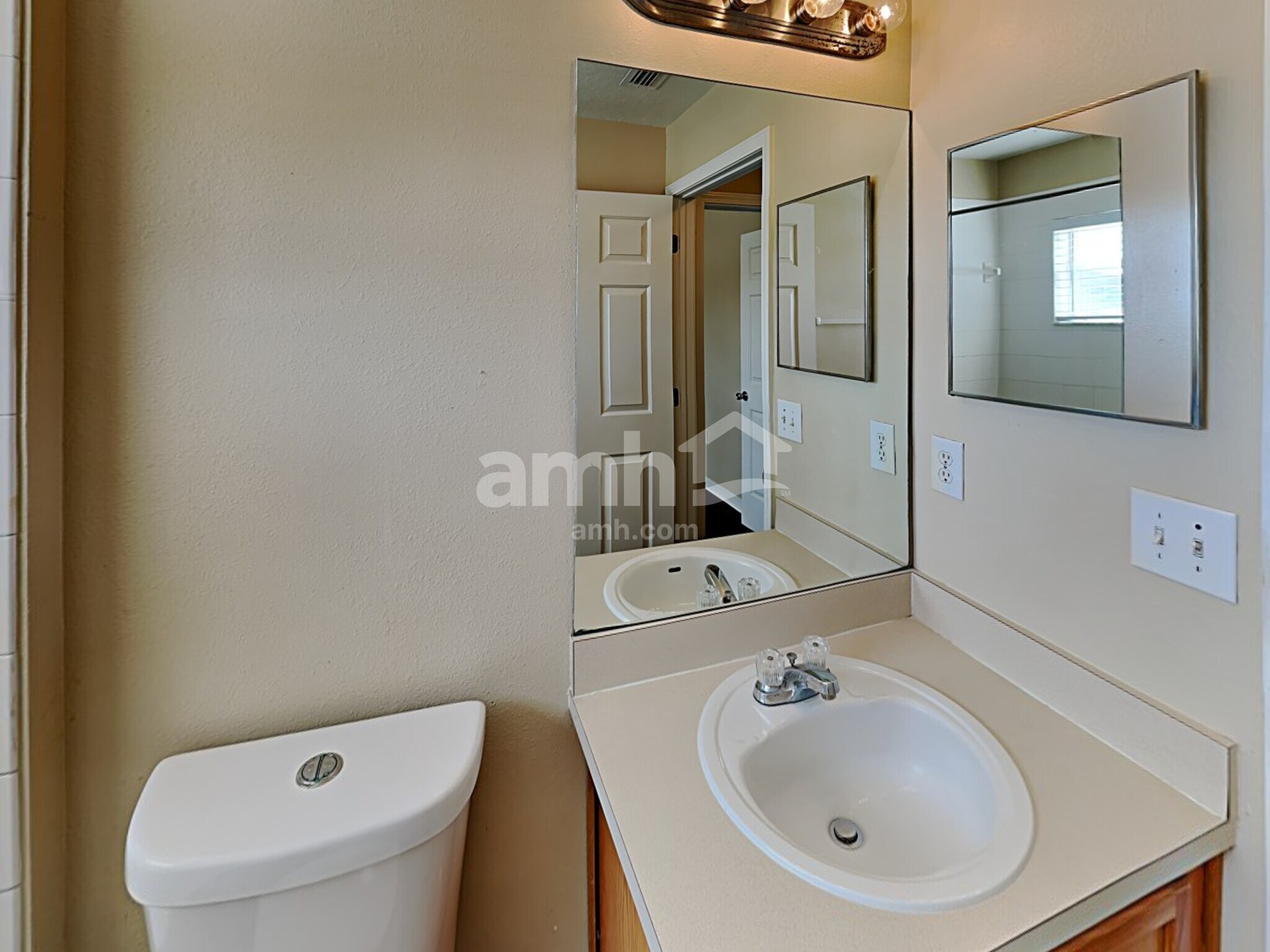 Building Photo - 12042 Butler Woods Cir