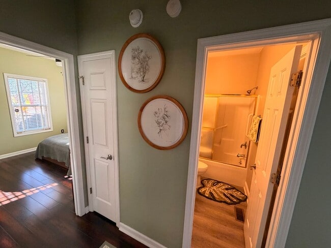 Building Photo - COMING SOON: Well Maintained 3BR 2BA Home w/ Pool Access + Dog Park in GREAT Location!