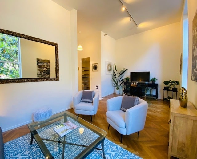 Primary Photo - 355 Buena Vista Ave E