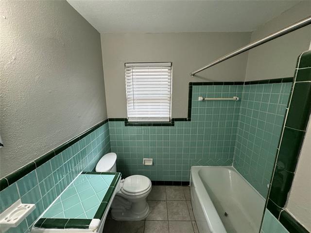Building Photo - 2322 Costa Mesa Dr