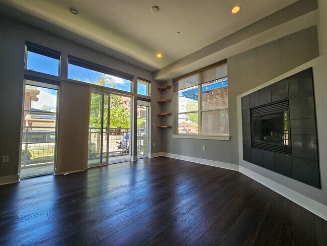 Building Photo - Congress Park High Rise Living! Huge Main Floor 2 Bed 2 Bath