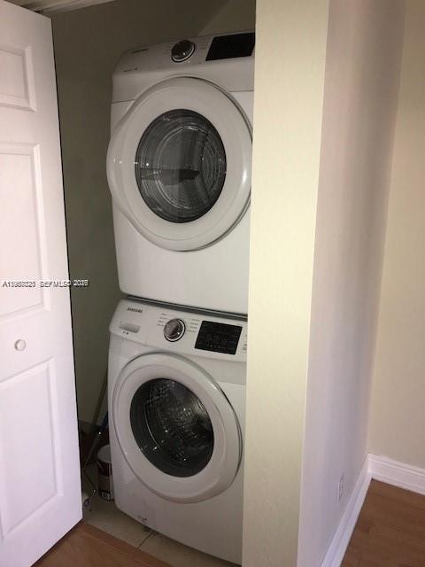 Building Photo - 10025 SW 24th Ct