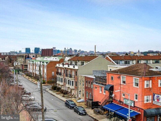 Building Photo - 1301 S Clinton St
