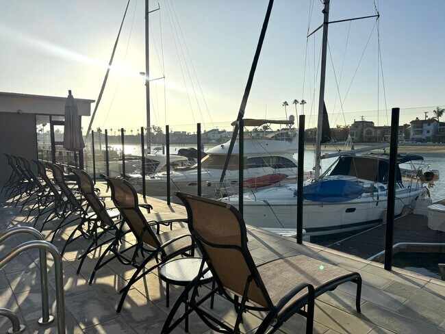 Building Photo - Waterfront Living in Naples - Furnished 2BD/2BA with Bay Views