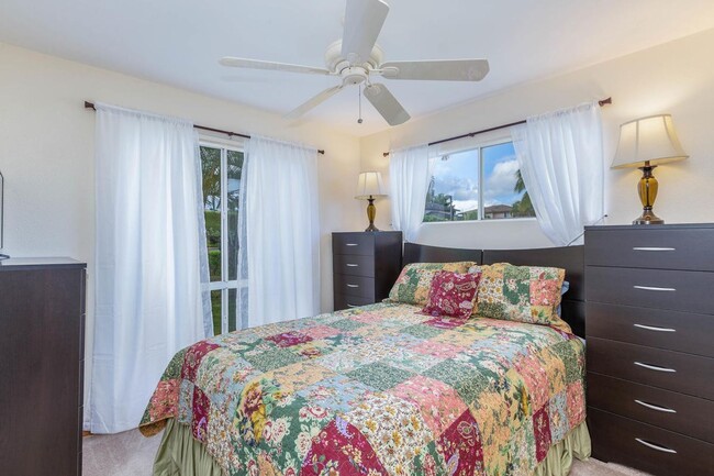 Building Photo - Upgraded and furnished 3 bedroom, 2 bath e...