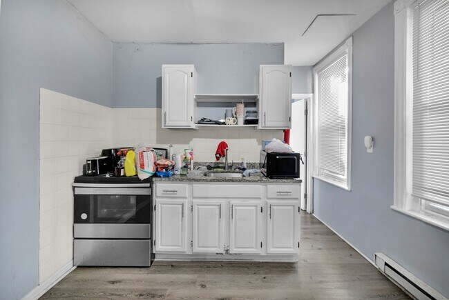 Building Photo - 830 Chestnut St