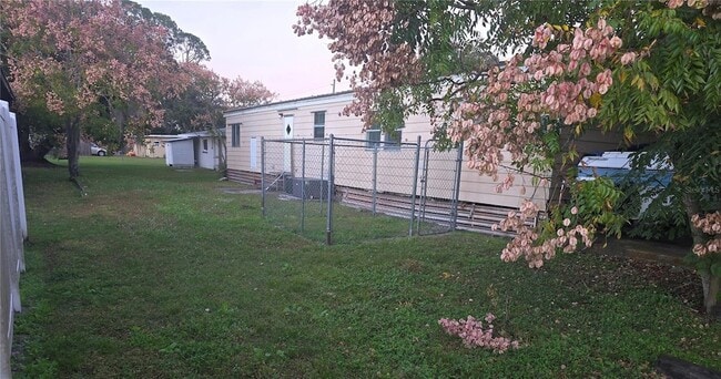 Building Photo - 1634 Dolphin Dr