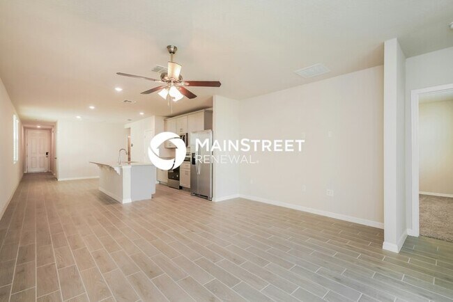 Building Photo - 3 Bedroom Pet-Friendly Home in St. Cloud, FL with Main Street Renewal