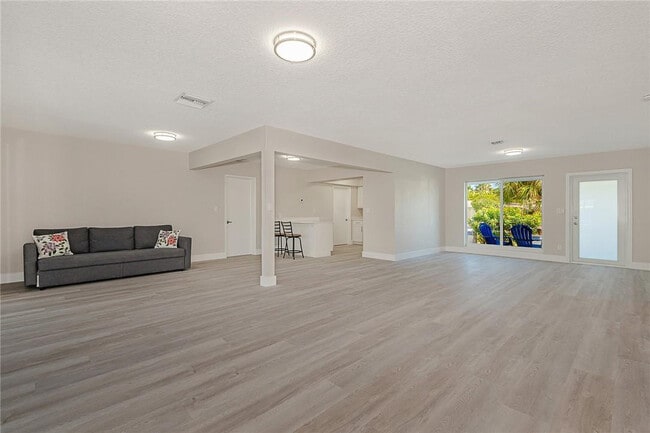 Building Photo - 2217 NE 20th Ave