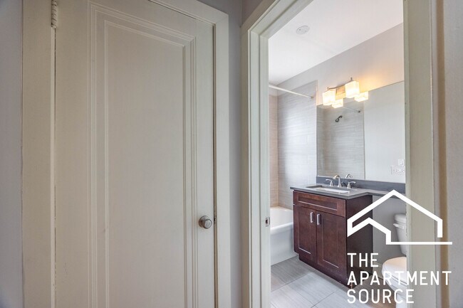 Building Photo - 2620 N Rockwell St