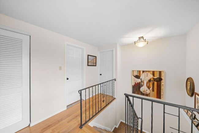 Building Photo - 2854 Parkridge Dr