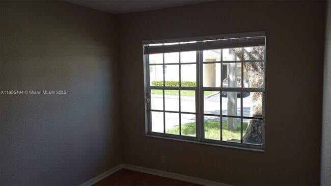 Building Photo - 1212 Belmont Ln