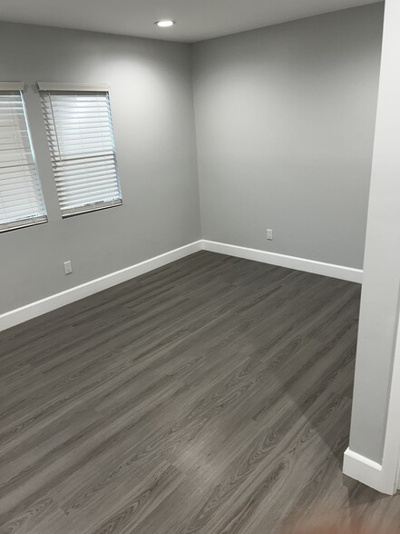 Master Bed Room - 7814 Lindley Ave