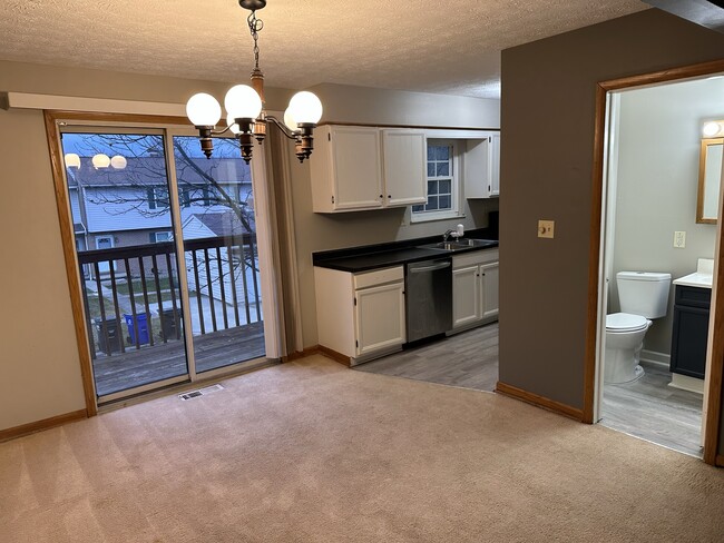 KITCHEN/DINING ROOM - 1319 Sandlewood Oval