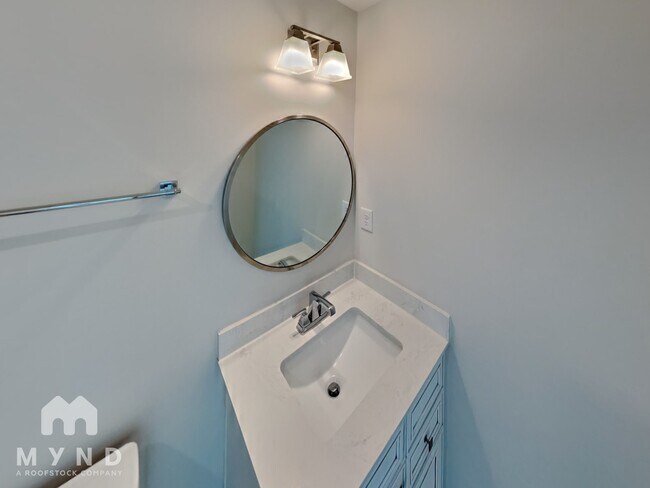 Building Photo - 432 W Tremont Ave