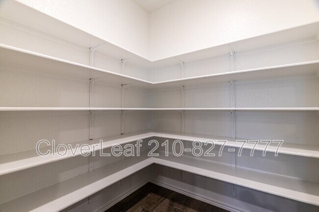 Building Photo - 266 Jaycen Ln