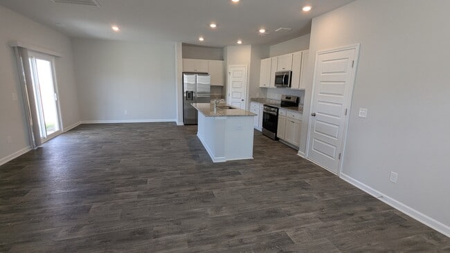 Building Photo - 107 Bottlebrush Dr