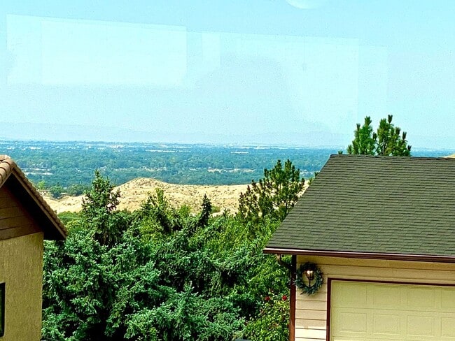 Building Photo - Lovely Highlands Home w/a View Available 7...