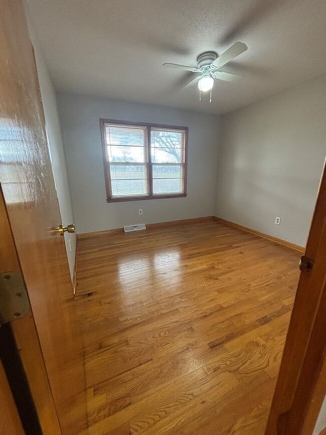 Building Photo - 891 Hill St