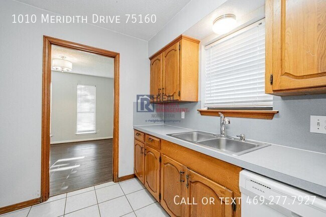 Building Photo - 1010 Meridith Dr