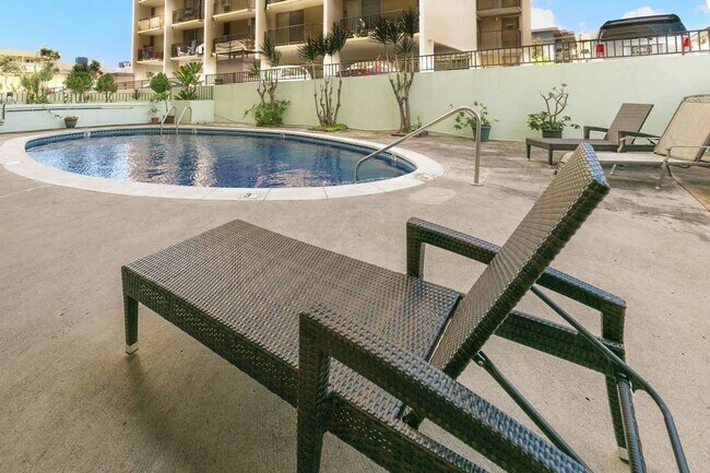 Building Photo - 1 Bedroom 1 Bathroom 1 Parking in Makiki
