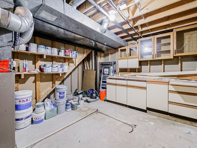 Building Photo - Fully Upgraded 3-Bed Farmington Hills Home!