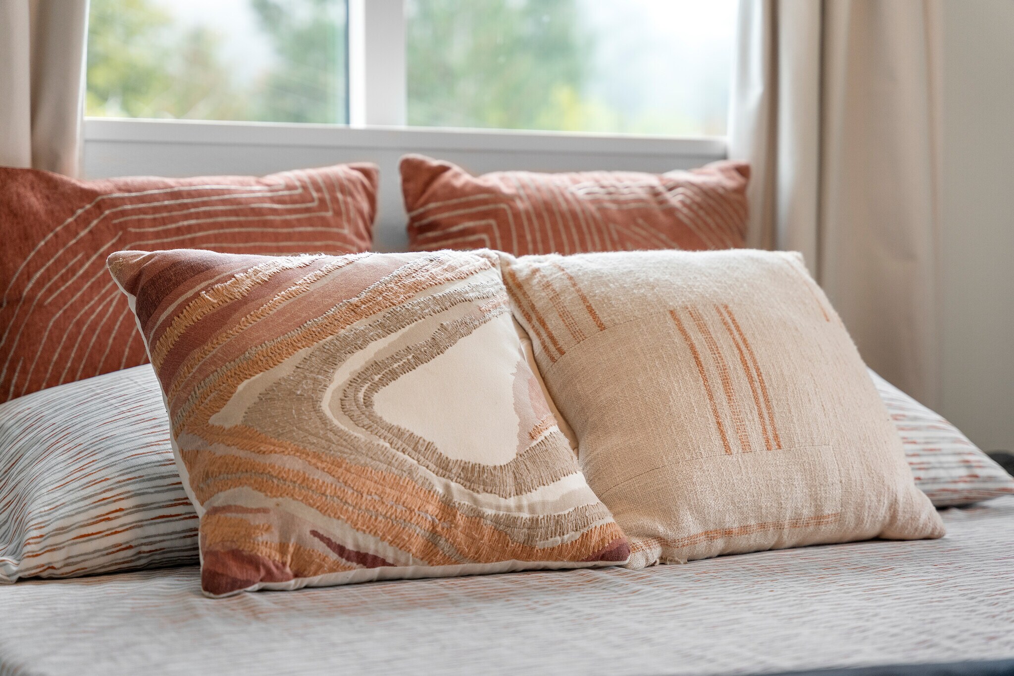 Building Photo - 3590 SW Patton Rd