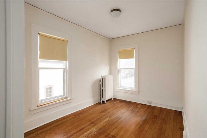 Building Photo - 246 Prospect Ave NE