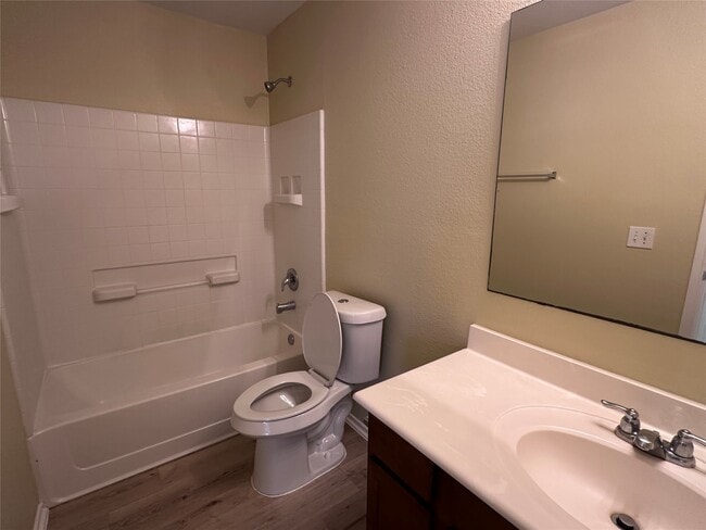 Building Photo - 5807 Camelia Evergreen Ln