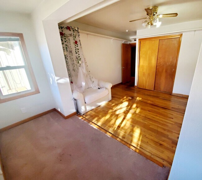 Building Photo - 910 Bungalow Ct