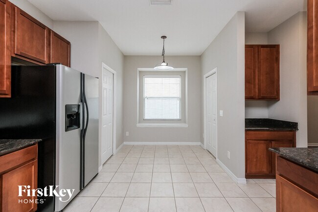 Building Photo - 527 Dunaway Dr