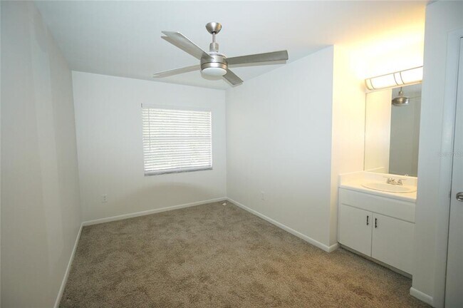 Building Photo - 305 S Westland Ave