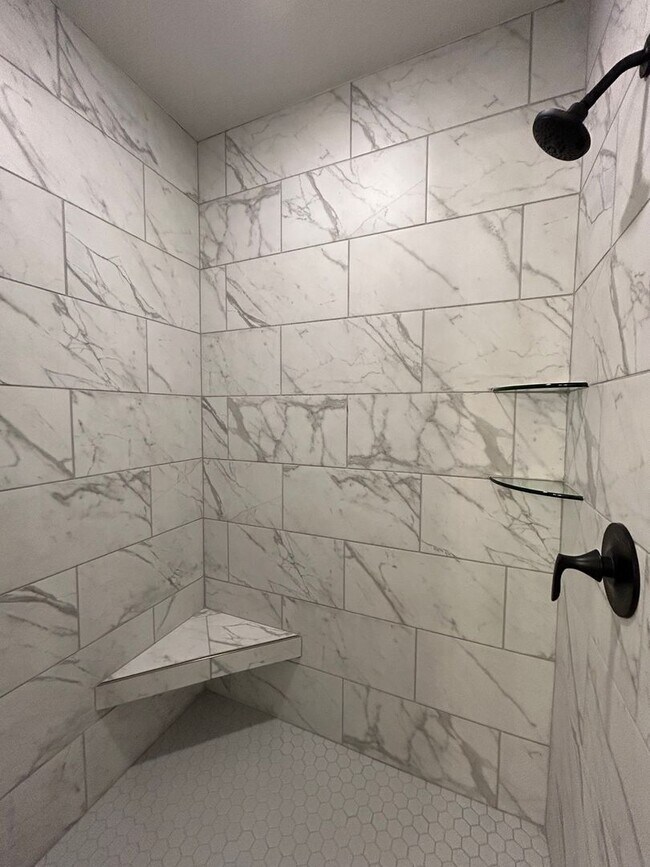 Building Photo - Beautiful Modern Home in Pea Ridge!