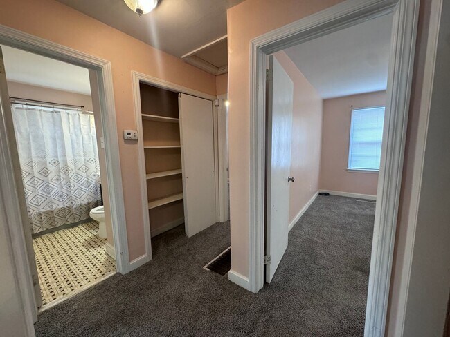 Building Photo - 302 Brookwood Ave