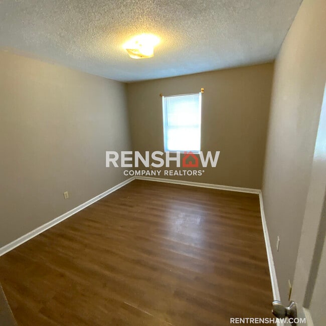 Building Photo - 1401 Meeks St