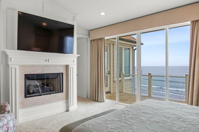 Building Photo - 3086 Solimar Beach Dr