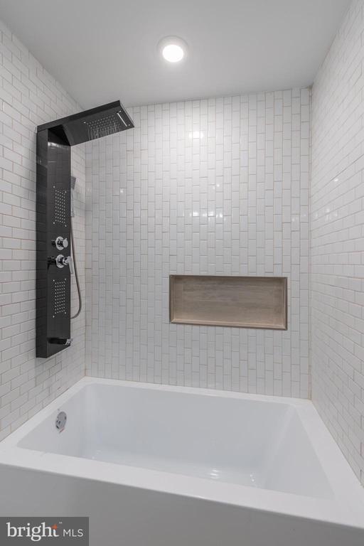 Building Photo - 920 N 15th St