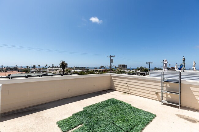 Building Photo - 7726 Ivanhoe Ave