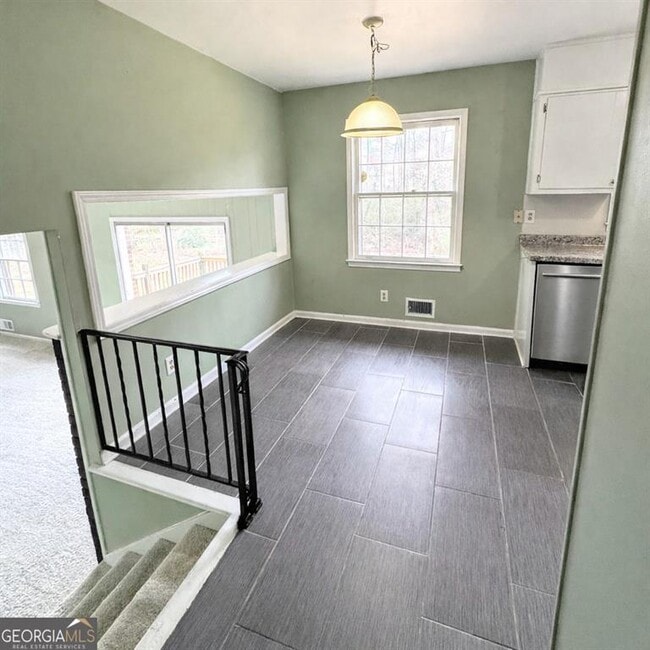 Building Photo - 4093 Hideaway Dr