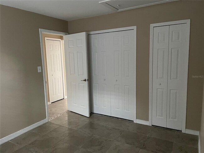 Building Photo - 8120 Puffin Dr