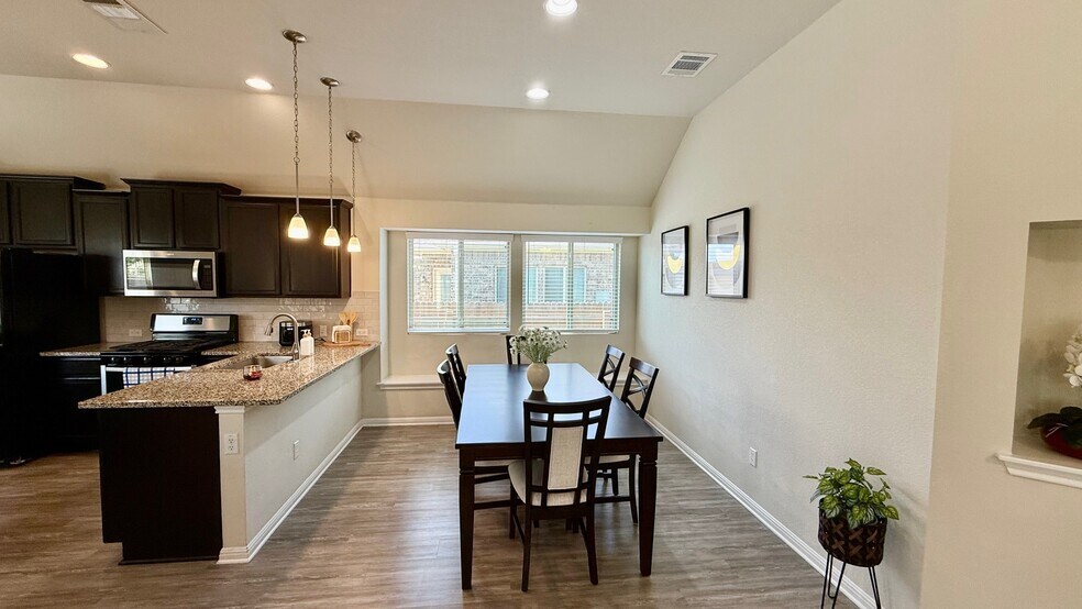 Building Photo - 417 Arabian Colt Dr