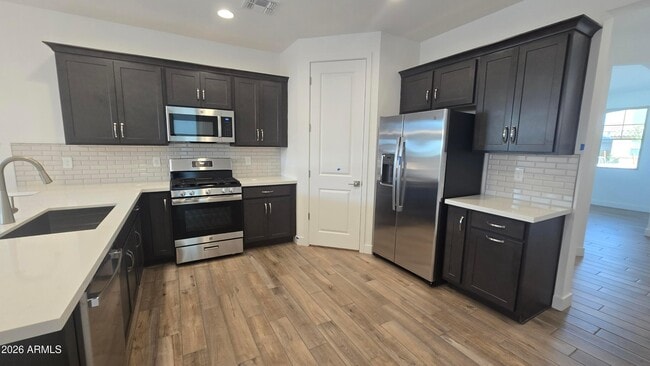 Building Photo - 8823 W Pasadena Ave