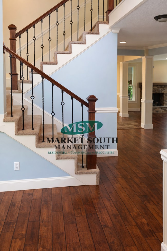 Building Photo - SOUTHBRIDGE BEAUTY- AVAILABLE NOW!