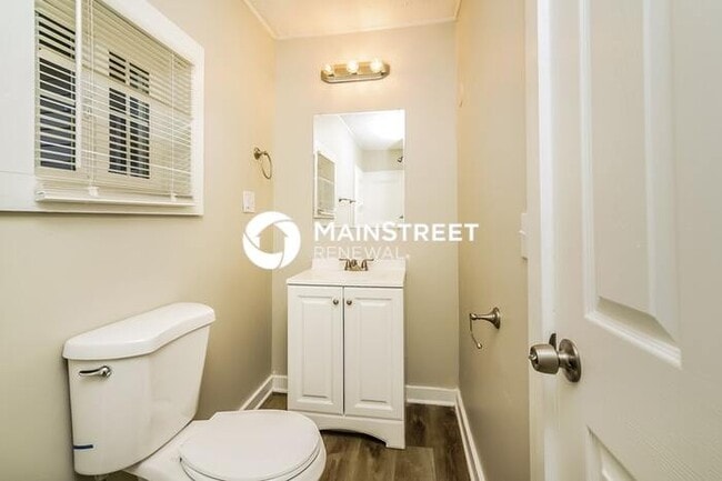 Building Photo - 3 Bedroom Pet-Friendly Home in MARTINSVILLE, IN with Main Street Renewal
