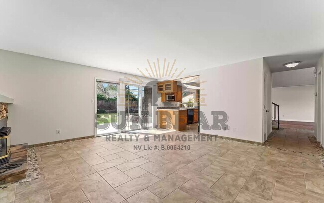 Building Photo - 4 Bedroom in Reno!!!  Great Location!