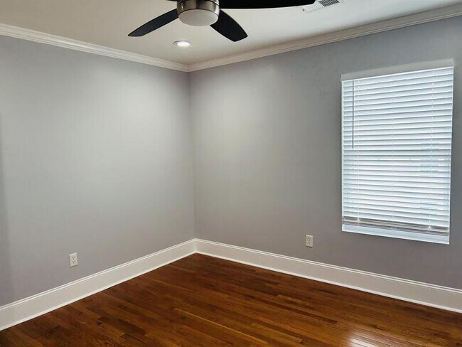 Building Photo - 305 Claybrooke Dr