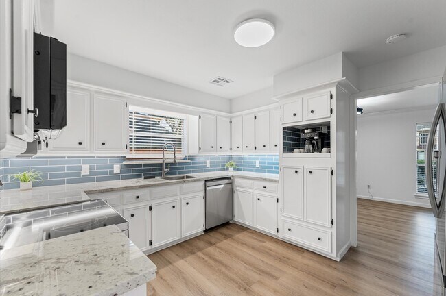 Building Photo - 15807 Crystal Brook Dr