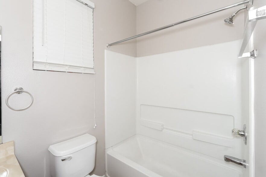 Building Photo - 4064 Festival Pointe Blvd