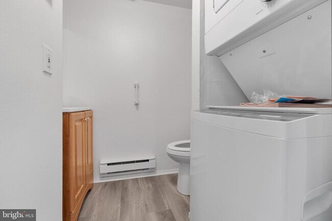 Building Photo - 14 Dover Ct