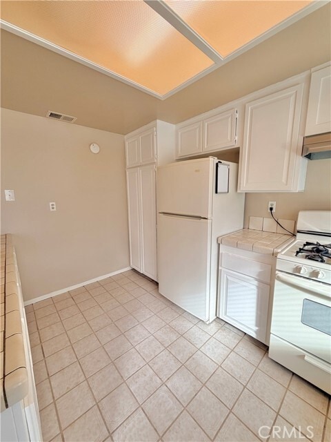 Building Photo - 942 W Cumberland St